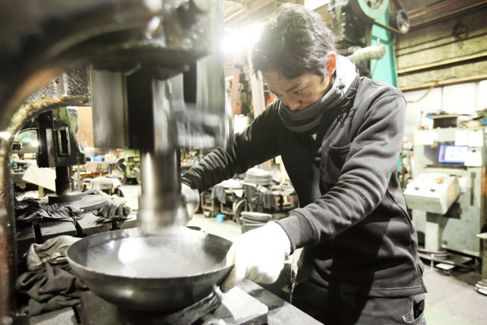 【Yamada Kogyo】Japan-Made Premium Hand-Hammered Iron Frying Pan HANAKO &ndash; 28cm (Uncoated), , large