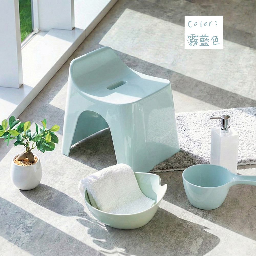【HUBATH】Japan-Made Curved Bath Stool 30cm with Dipper (2-Piece Set) (Ag+ Antibacterial Material / Supports up to 100 kg / Splash-Resistant Design / Shower Chair) &ndash; Mist Blue, , large