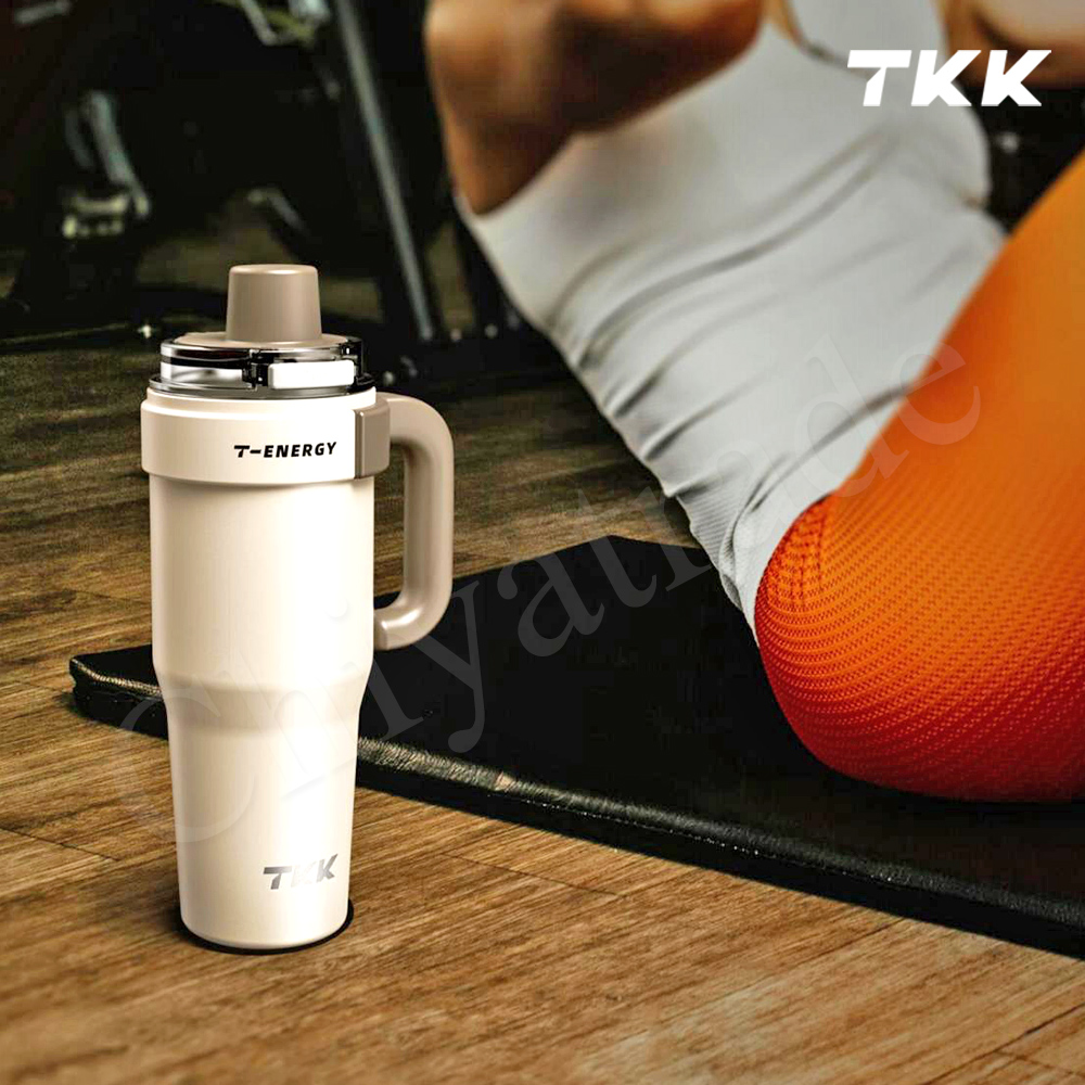 【TKK】T-One 彈蓋冰壩杯 316不鏽鋼x陶瓷噴塗 直飲+吸管 保冰保溫 運動隨身杯 800ML(握把式)-沙丘咖, , large