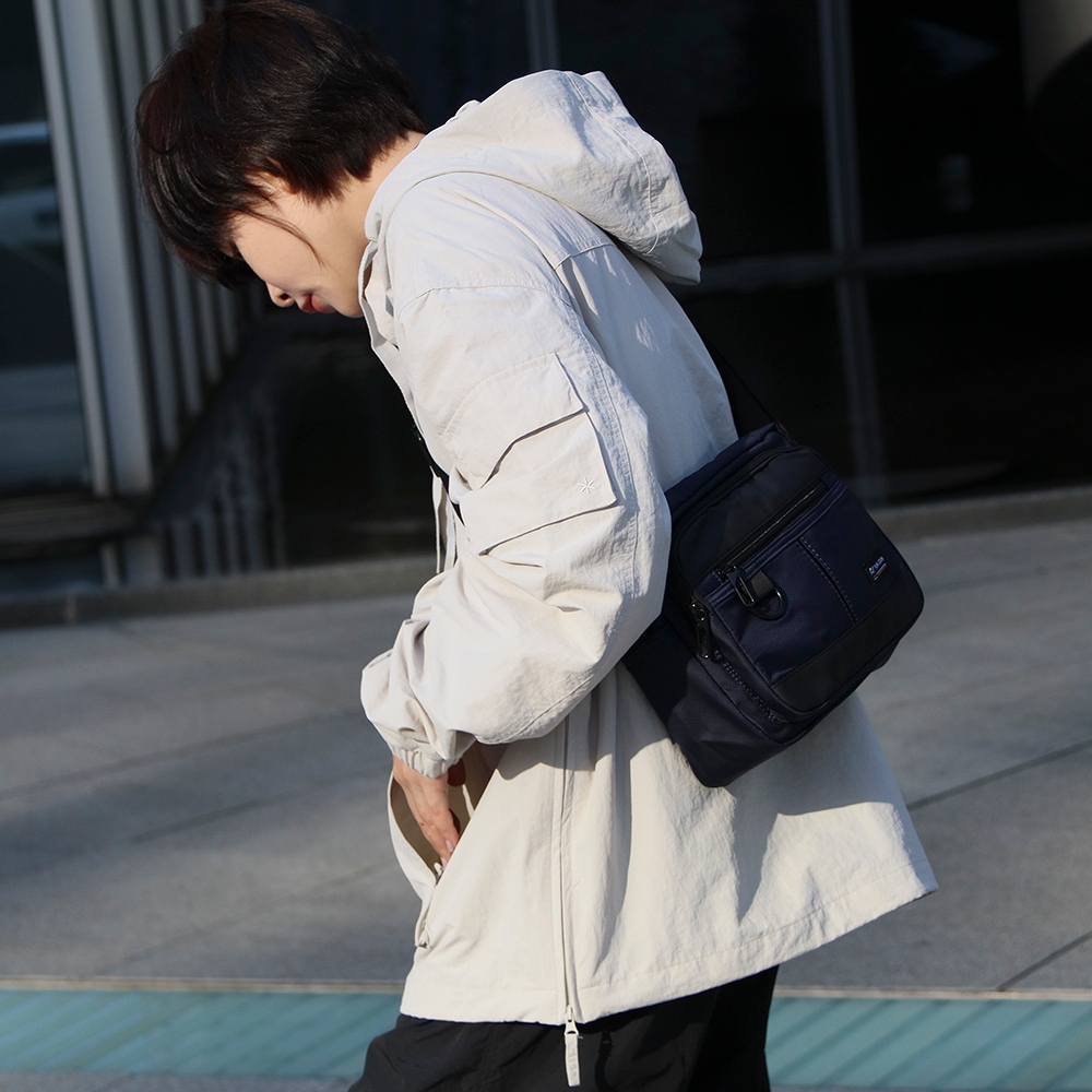 【YUNJOIN】AXIS 潮流斜背包-灰色   上班族 學生 業務 資料斜肩包 外出小包, , large