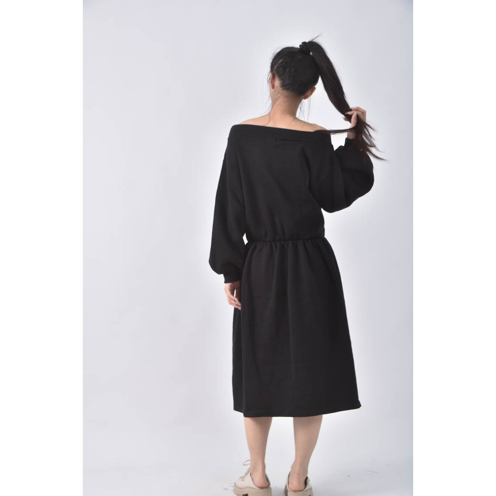 (S) chenio韓牌文字圓領黑色洋裝二手衣, , large