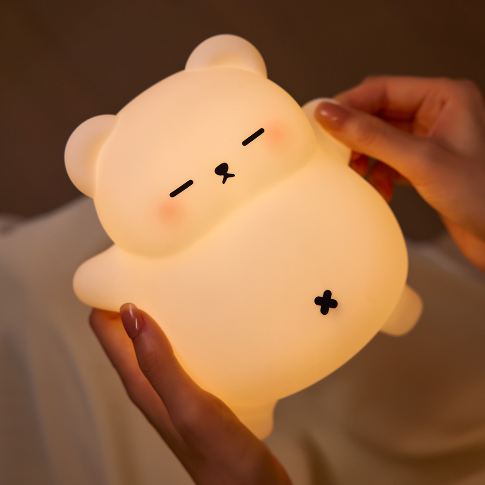 [發現美麗]打呼熊夜燈 肚子會動 柔軟矽膠 打呼聲 定時關燈 呼吸 TYPE-C 充電 大尺寸 燈光可調 音量可調 18*16.5cm, , large