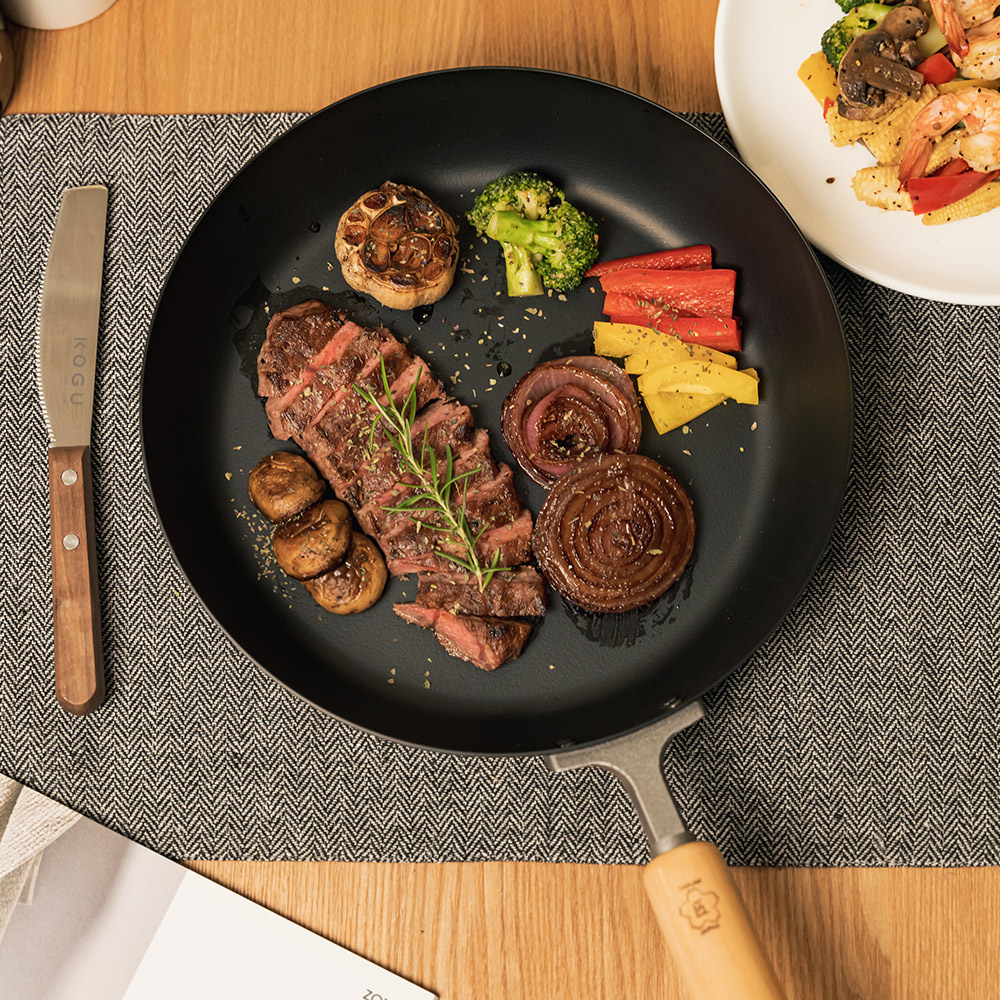 【Japan TAKUMI】Takumi Rock-Pattern Iron Frying Pan 26cm (Made in Japan), , large