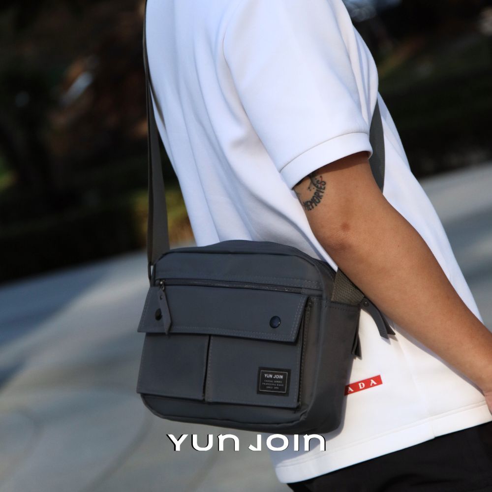 【YUN JOIN】EMBER 經典側肩包-軍綠色  側背包 斜背包 公事包 收納 防潑水【超強7層收納】, , large