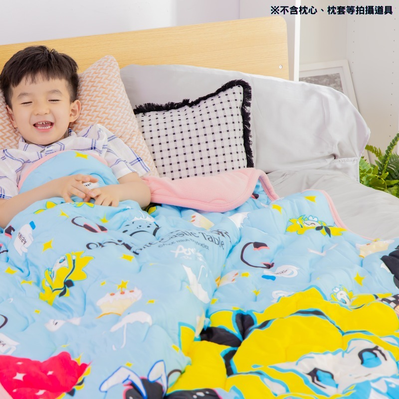 【卓瑩官方直營】CINN 卓瑩光波 &middot; IP 心夢 Ｘ 數位皮羅 &ndash; 「Alice misA 餐桌白城市豐華夜宴」奈米遠紅外線設計毯被, , large