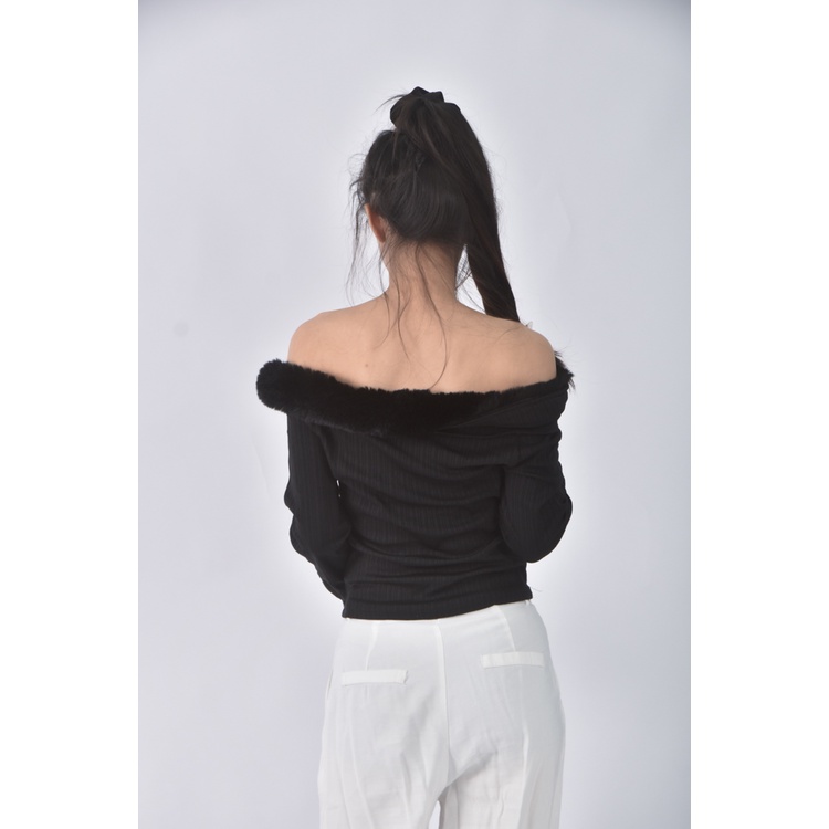 (S) 【安于晴Charlene私服】new trend質感一字領黑色上衣二手衣, , large