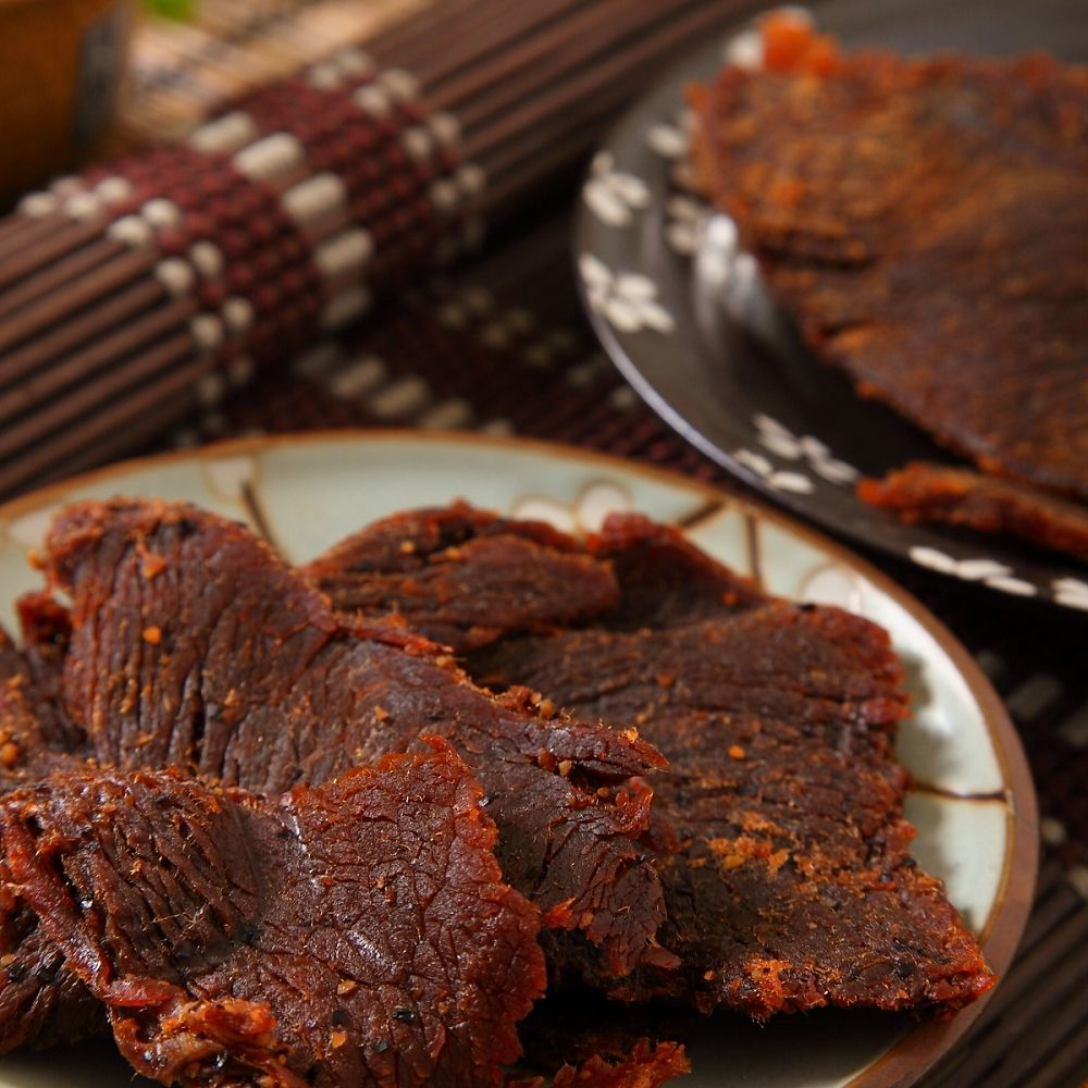 2 packs each of original sorghum flavor, spicy flavor, and black pepper beef jerky / 6 packs in total, , large