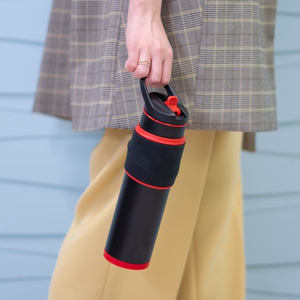 【日本孔雀Peacock】316不鏽鋼 運動不倒翁保溫杯 TPE握把 防滑防倒底座 550ML(可調式吸管)-紅黑, , large