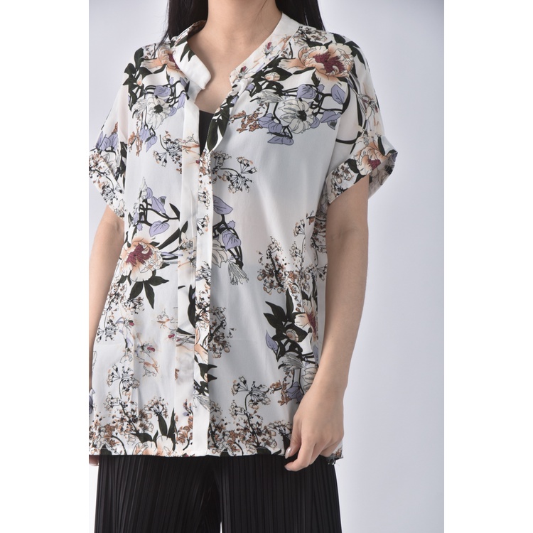 (XL) shein花卉白色短袖上衣二手衣, , large