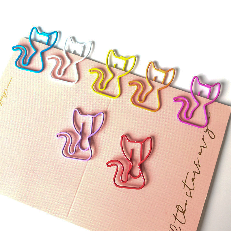 hanger-shaped-paper-clips, , large