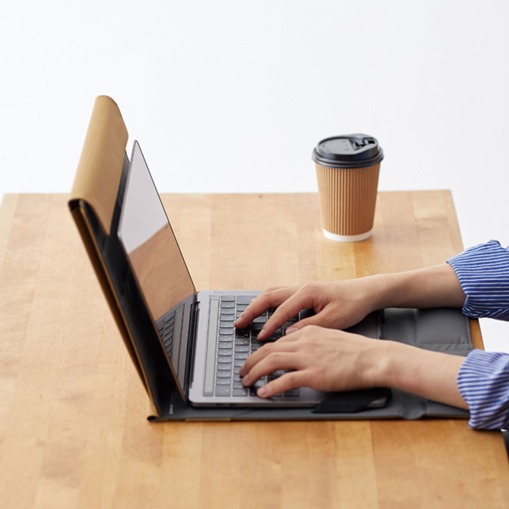 *需預訂【KING JIM】NESTY隨行支架筆電包 軍綠/(NST10)茶色, , large