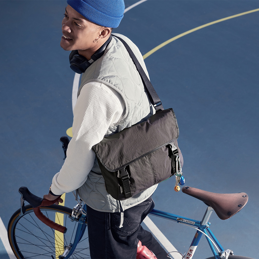 Bellroy 隨身斜背包12L 旅行包 側背包 筆電包 禮物 送禮 推薦(炭灰色)BHMB-BKR-243, , large