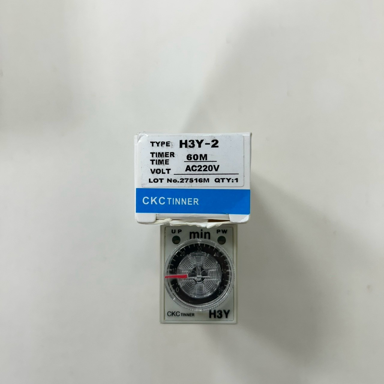 Time relay, 8 pins, 2 open, 2 closed, AC220V, -0, -60 minutes, , large