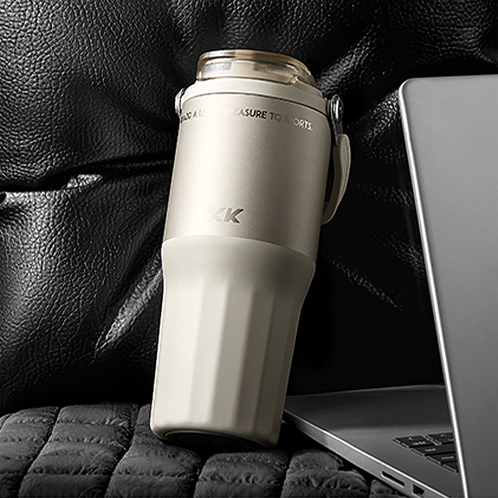 【TKK】悅界時尚拎拎杯 316不鏽鋼x陶瓷噴塗 手提式 冰霸杯 保溫杯 手搖飲環保杯 700ML(直飲+吸管)-黑曜金, , large