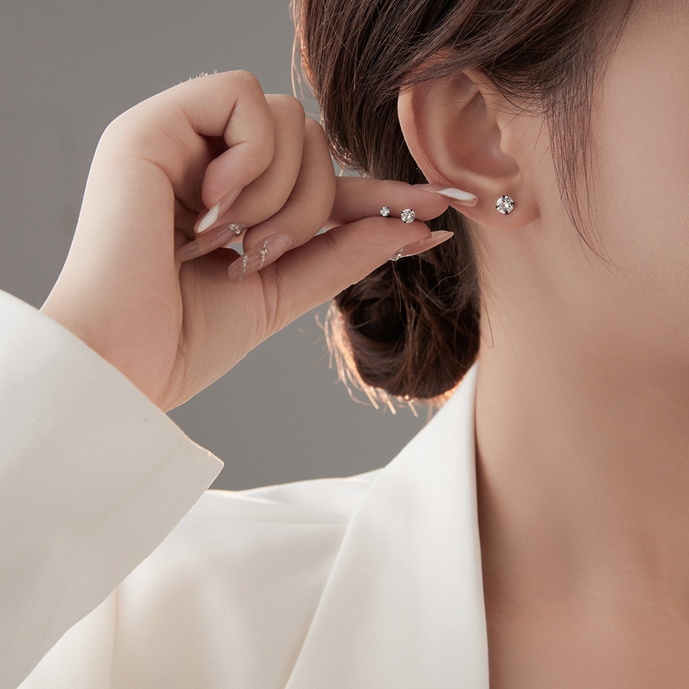 潮流鋯石黑色銅系四爪螺絲耳釘款耳環 -附馬卡收納盒 , , large