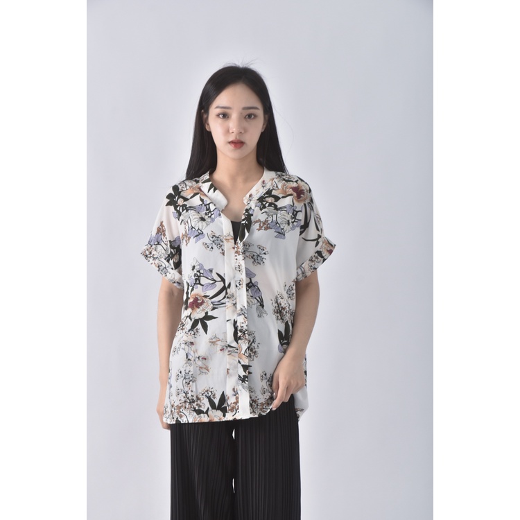 (XL) shein花卉白色短袖上衣二手衣, , large