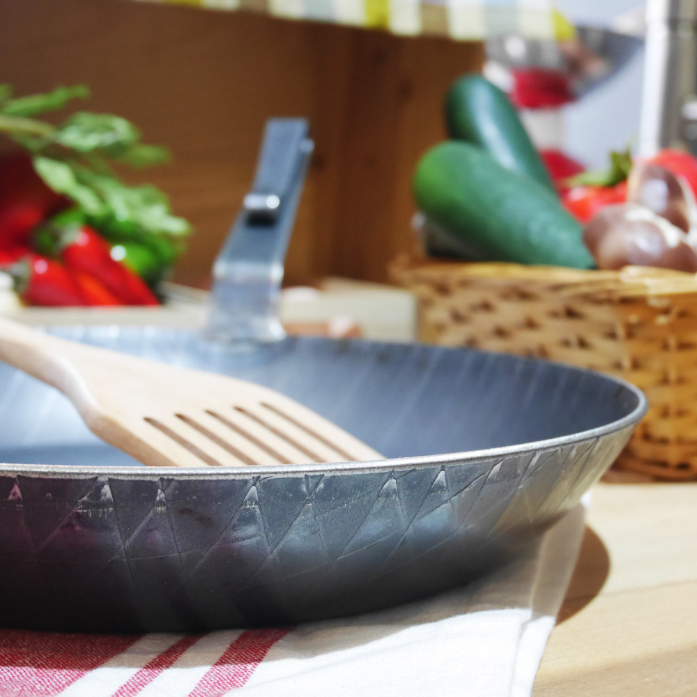 【德國turk土克鐵鍋】熱鍛斜紋 短柄(深鍋)平底鍋 24cm 鐵鍋65326, , large