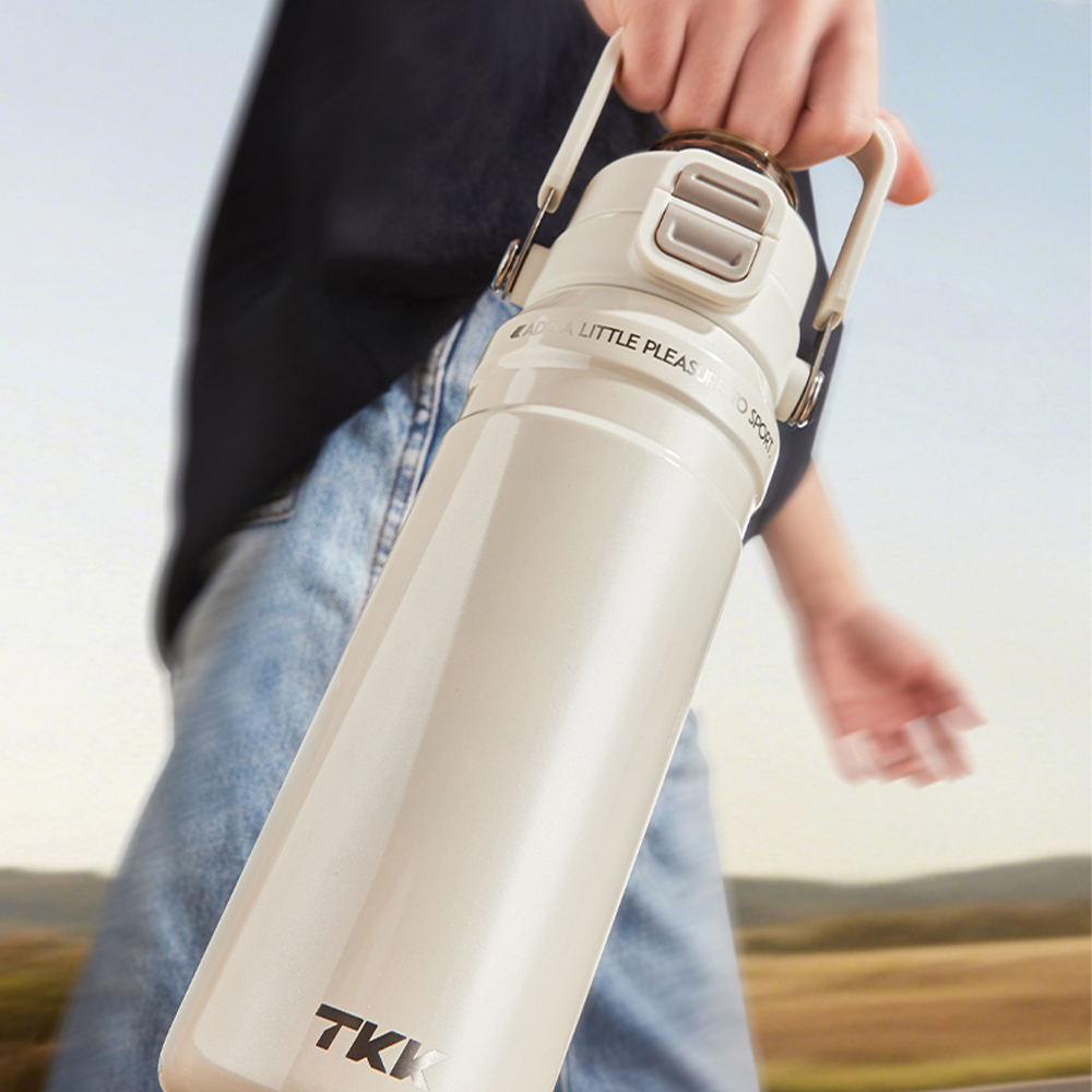 【TKK】悍馭系列 手提式 316不鏽鋼 一鍵彈蓋 兩用 保溫杯 運動水壺800ML(直飲+吸管)-鎢鋼色, 鎢鋼色, large