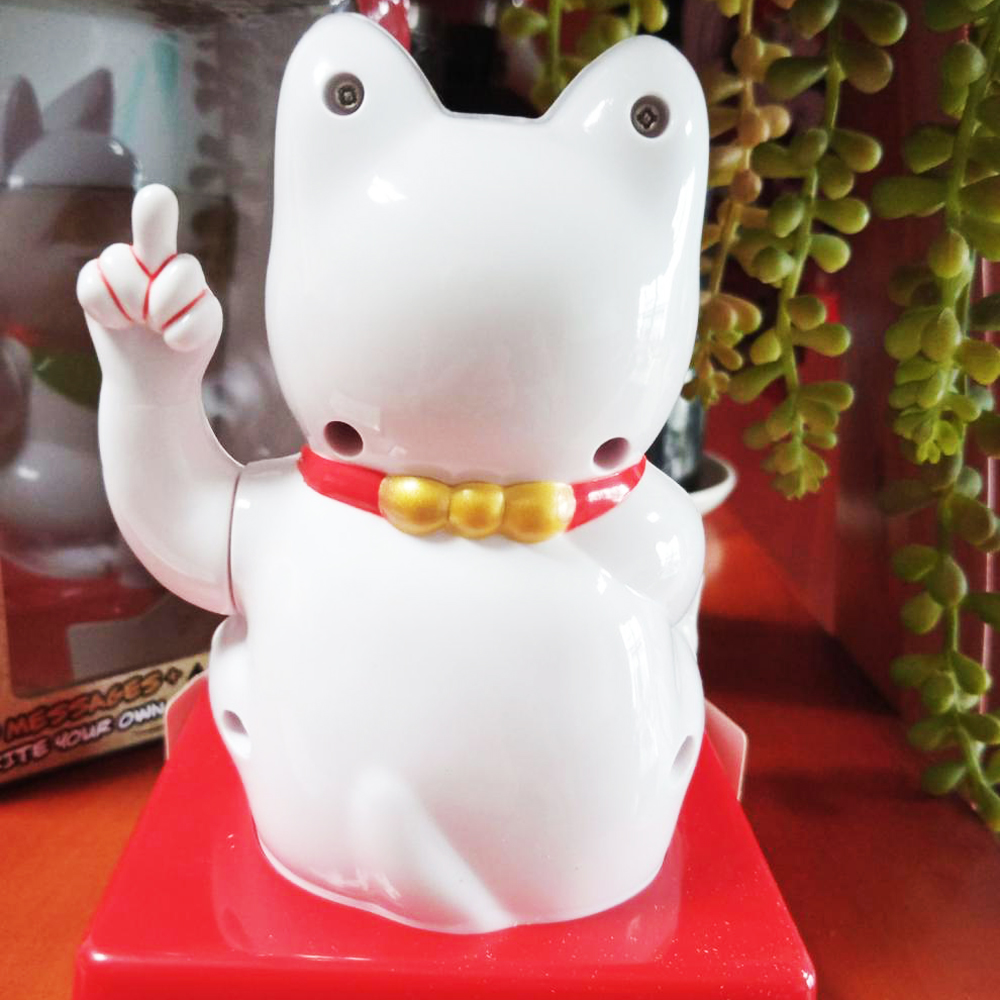 &ldquo;No Bad Customers!&rdquo; 【Middle Finger Maneki Neko】Funny and playful &mdash; a must-have for shops and businesses., , large