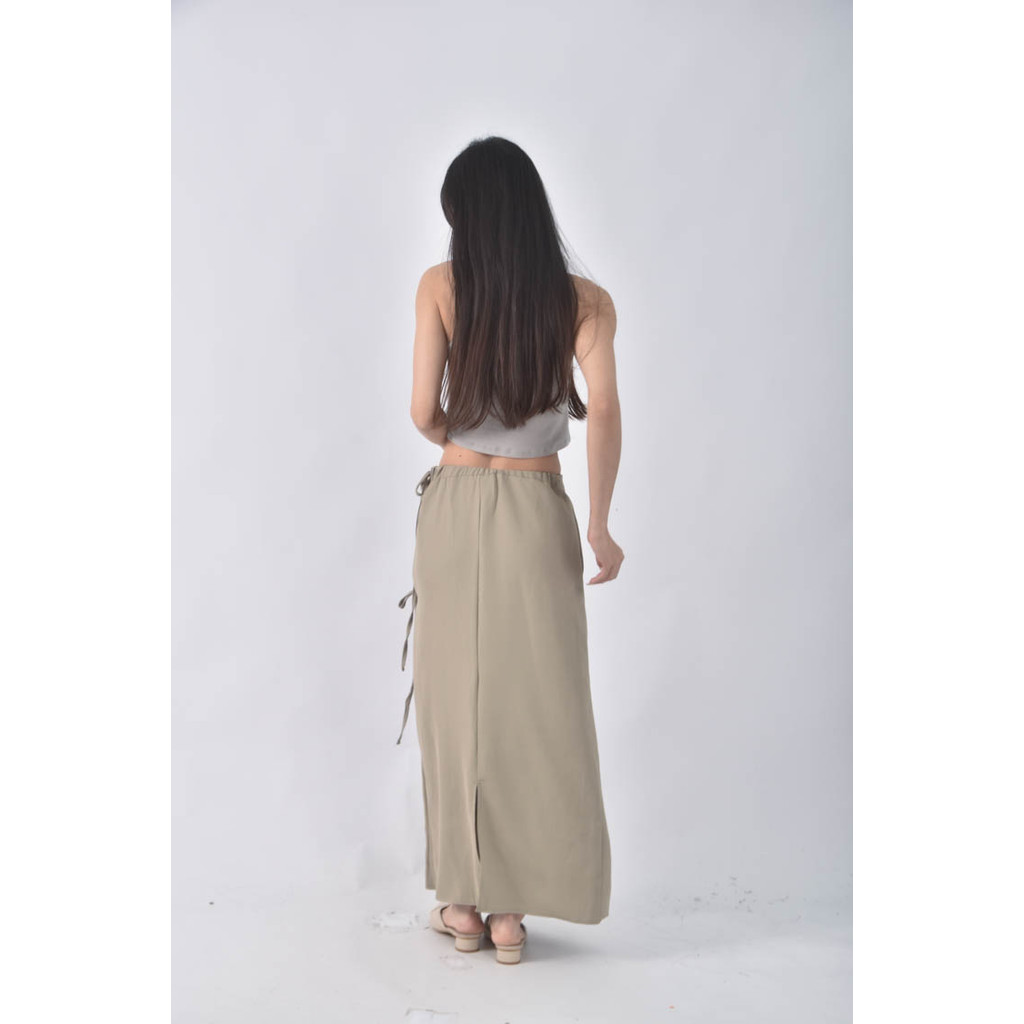 (S) 【粿粿私服】yifan韓牌質感綁繩開衩綠色長裙二手衣, , large