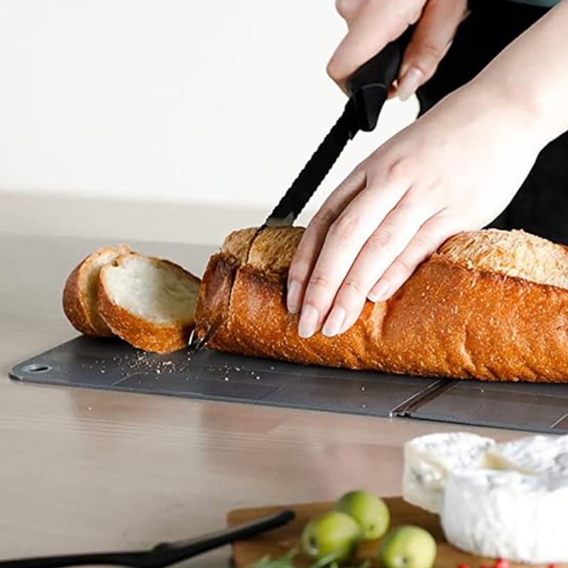 Foldable cutting board that can be hung upright to dry, , large