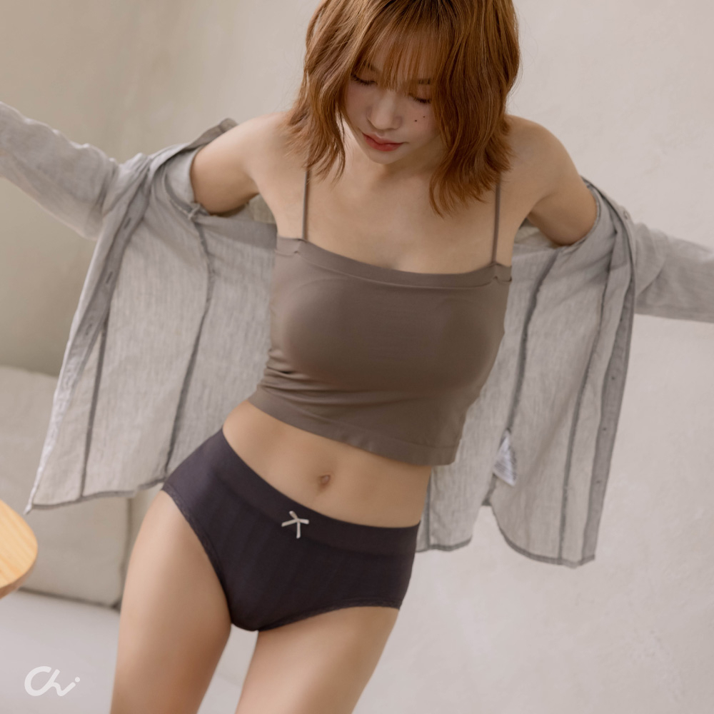 【巧奇】MIT無縫內褲/ 零著感三角褲/ 抗菌涼感/ 親膚透氣/ 舒適包覆/ 蕾絲內褲, 寧靜藍, large