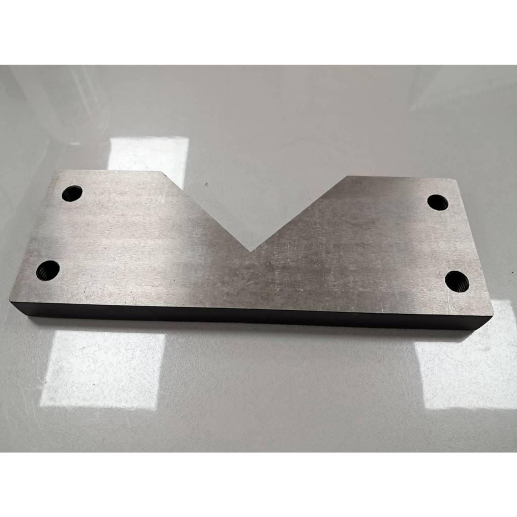 WIN五金 FKS-60 / 18V FKS-60 BL 角鋼切斷機專用上 / 下刀刃, , large