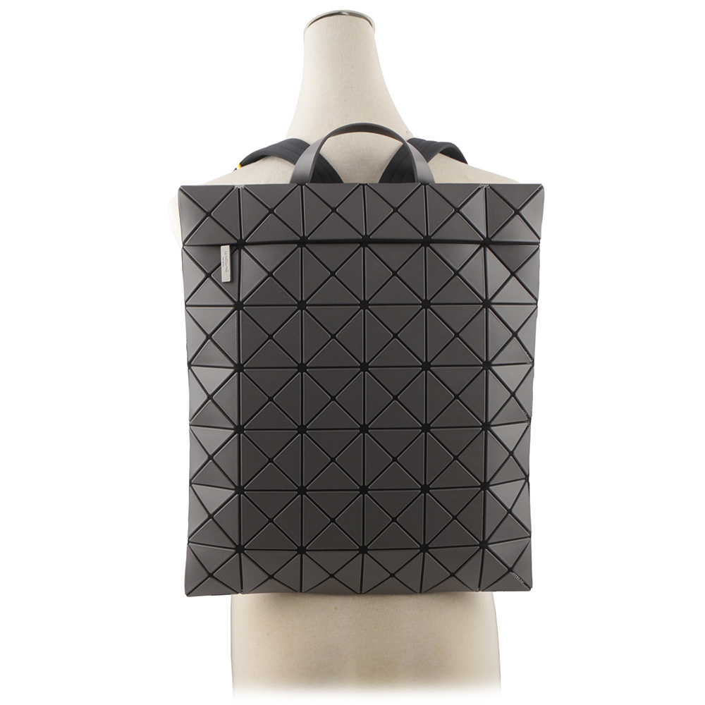 ISSEY MIYAKE BAO BAO LUCENT 啞光霧面扁形後背包/炭灰色, , large