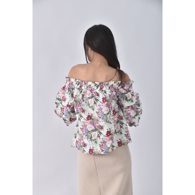 (M) 【房業涵私服】mango花卉白色上衣二手衣, , large