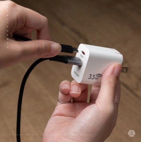 [亞瑟3C] PolyBatt 台灣 GAN02-33W 氮化鎵快速充電器-白色 (盒損福利品), , large