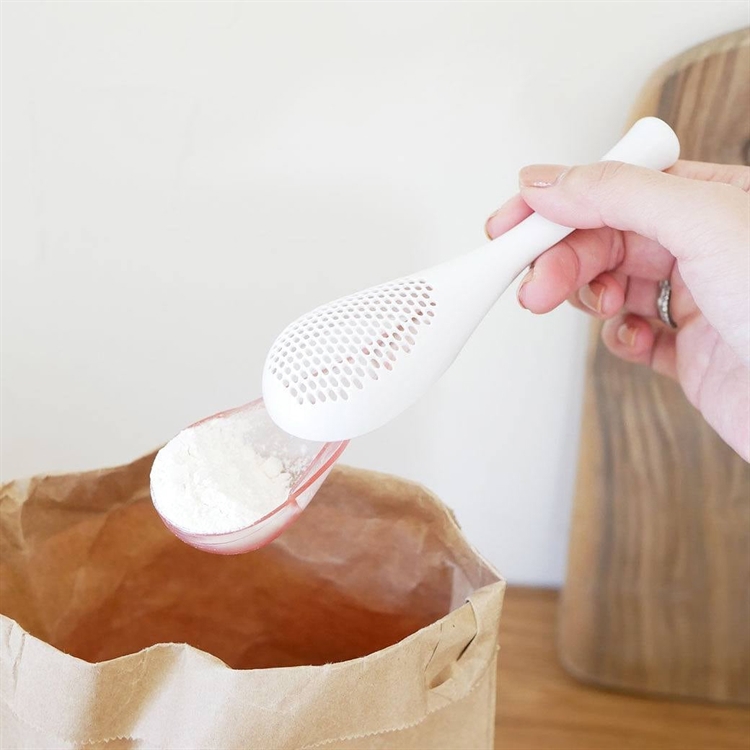 Shake the powder sieve, , large