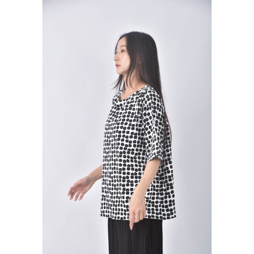 (XL) uniqlo點點白色短袖上衣二手衣, , large