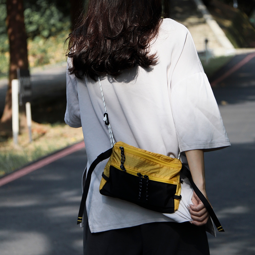 【MQ】輕量戶外斜跨包-淺藍色 登山 小包 斜背包 防潑水格子布 輕量戶外 登山前掛包, , large