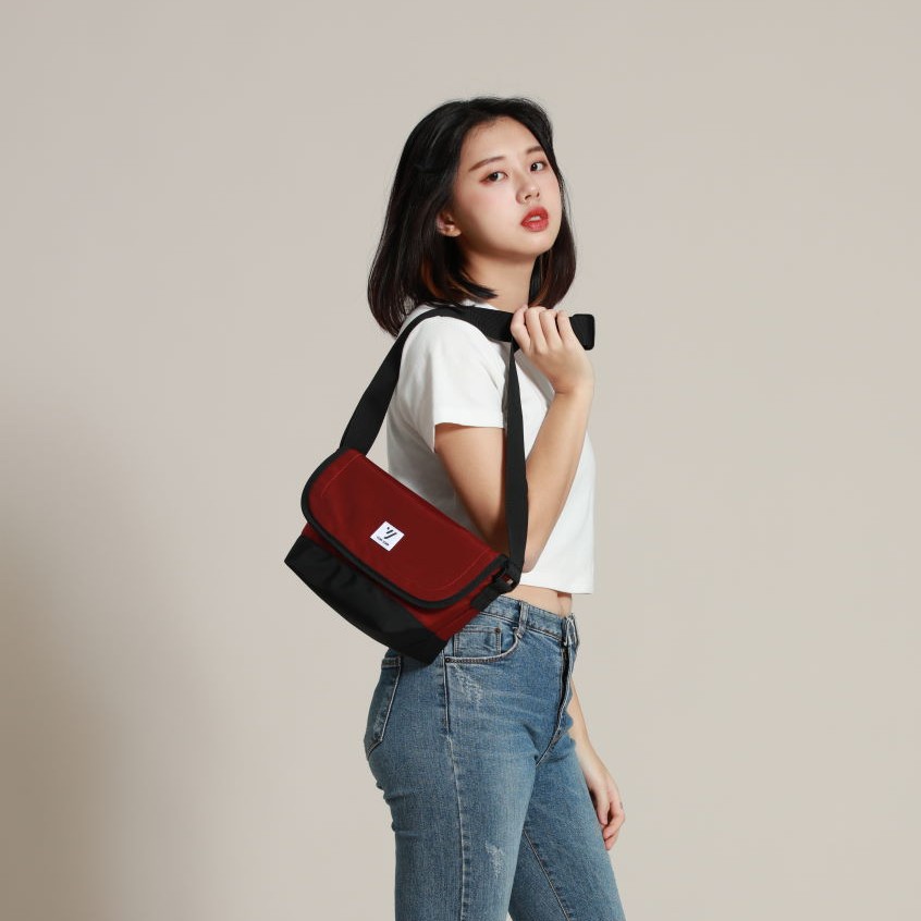 【YUNJOIN】TWILL-輕量側背包-藍色 郵差包 兩用包 小包 掀蓋包, , large