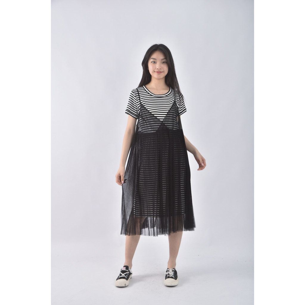 (S) moma質感紡紗格紋黑色洋裝二手衣