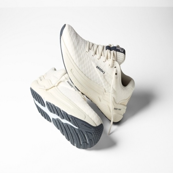 Brooks Ghost Max 2 女 慢跑鞋 立體藝術壓紋限定款 彈力 支撐 緩震 米白 [1204201B274], , large