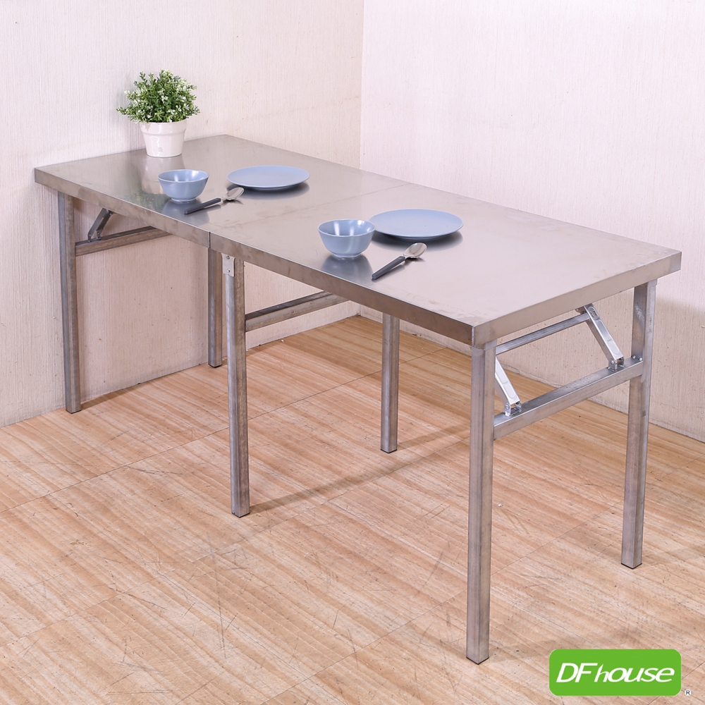Folding table