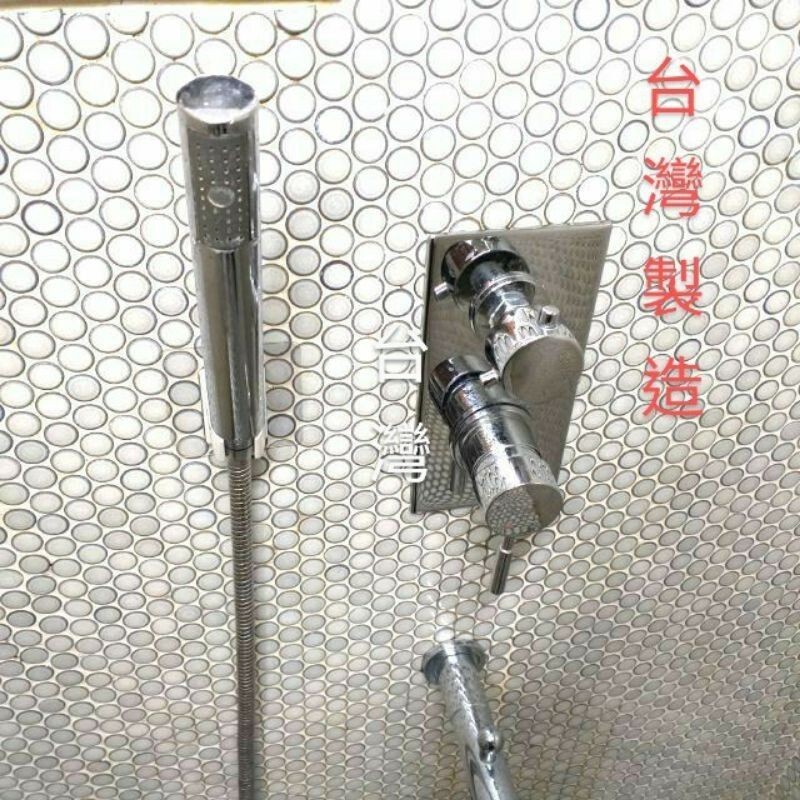 [熊好貼國際]蓮蓬頭架（台灣製造） 2個角度可掛永不鬆脫 免鑽 凹凸粗糙不平粗糙 平滑牆面皆可貼 牆掛 無痕掛勾掛鉤, , large