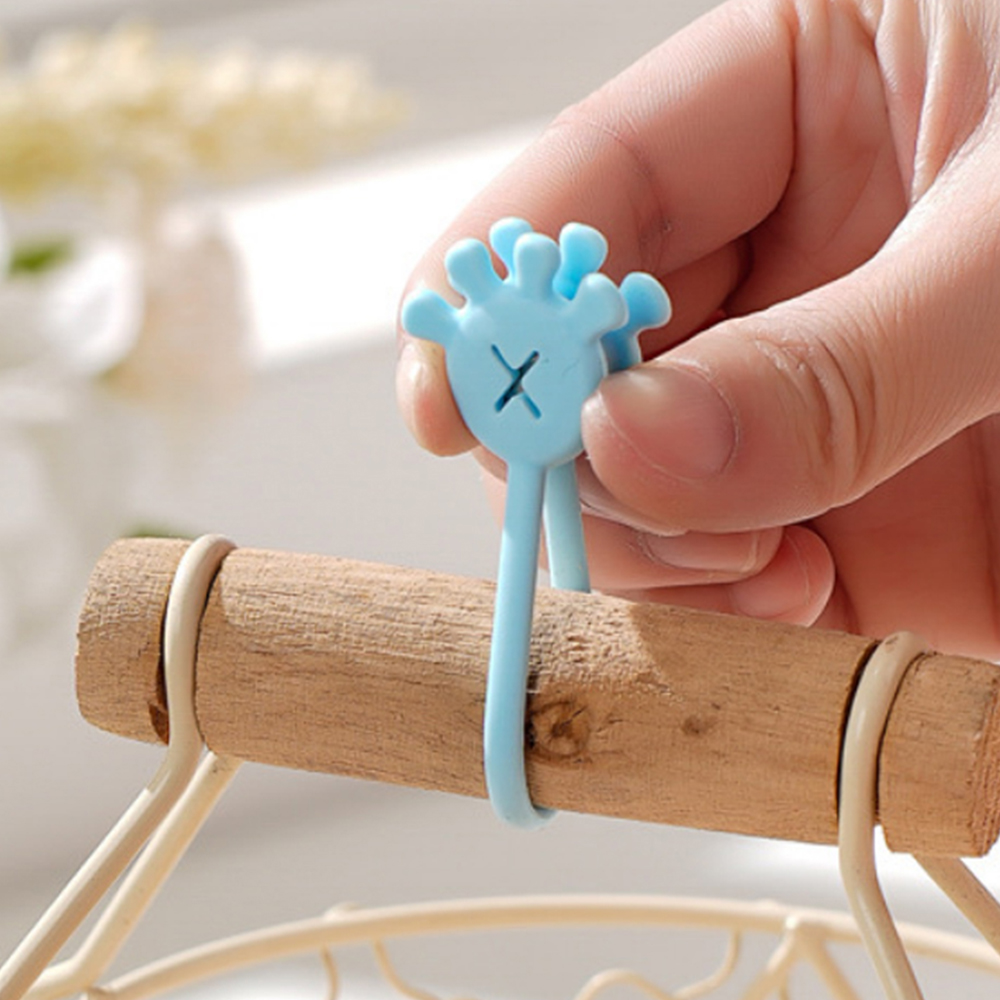 palm-shaped-magnetic-cable-organizer, , large