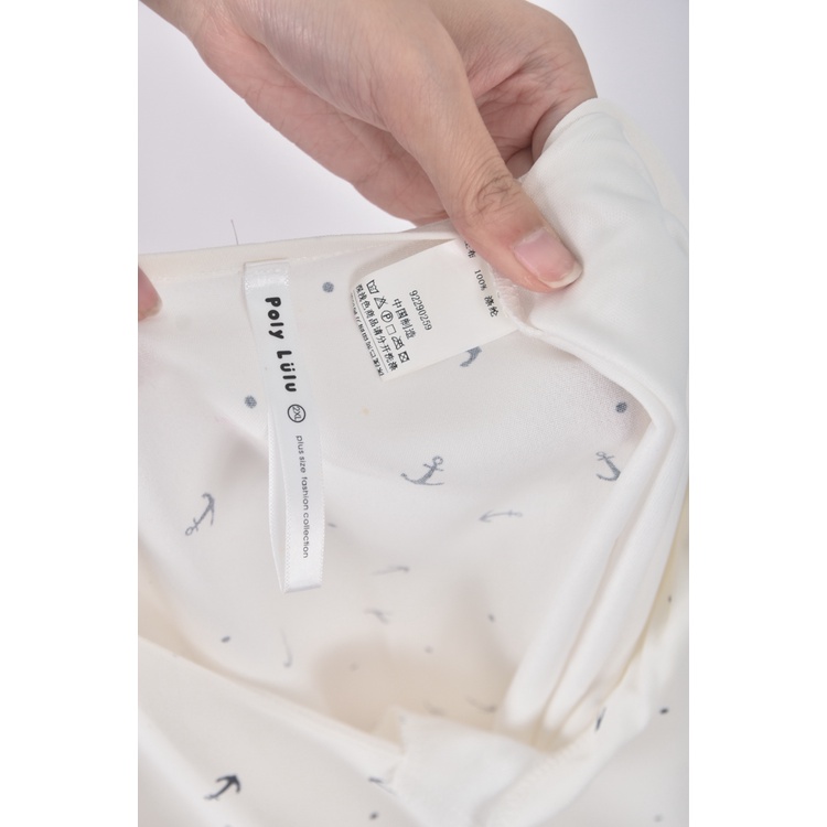 (XL) poly lulu質感V領白色洋裝二手衣, , large