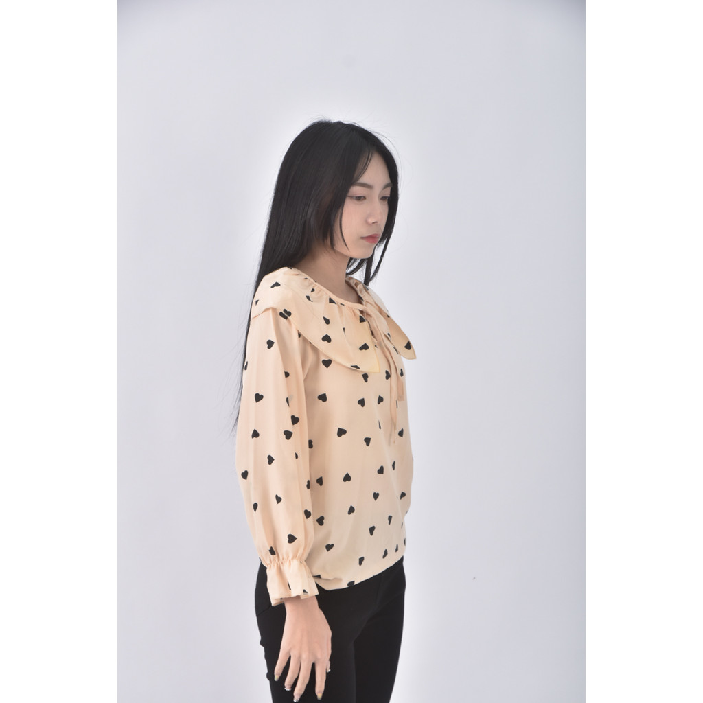 (S) tomorrow the sun愛心杏色長袖上衣二手衣