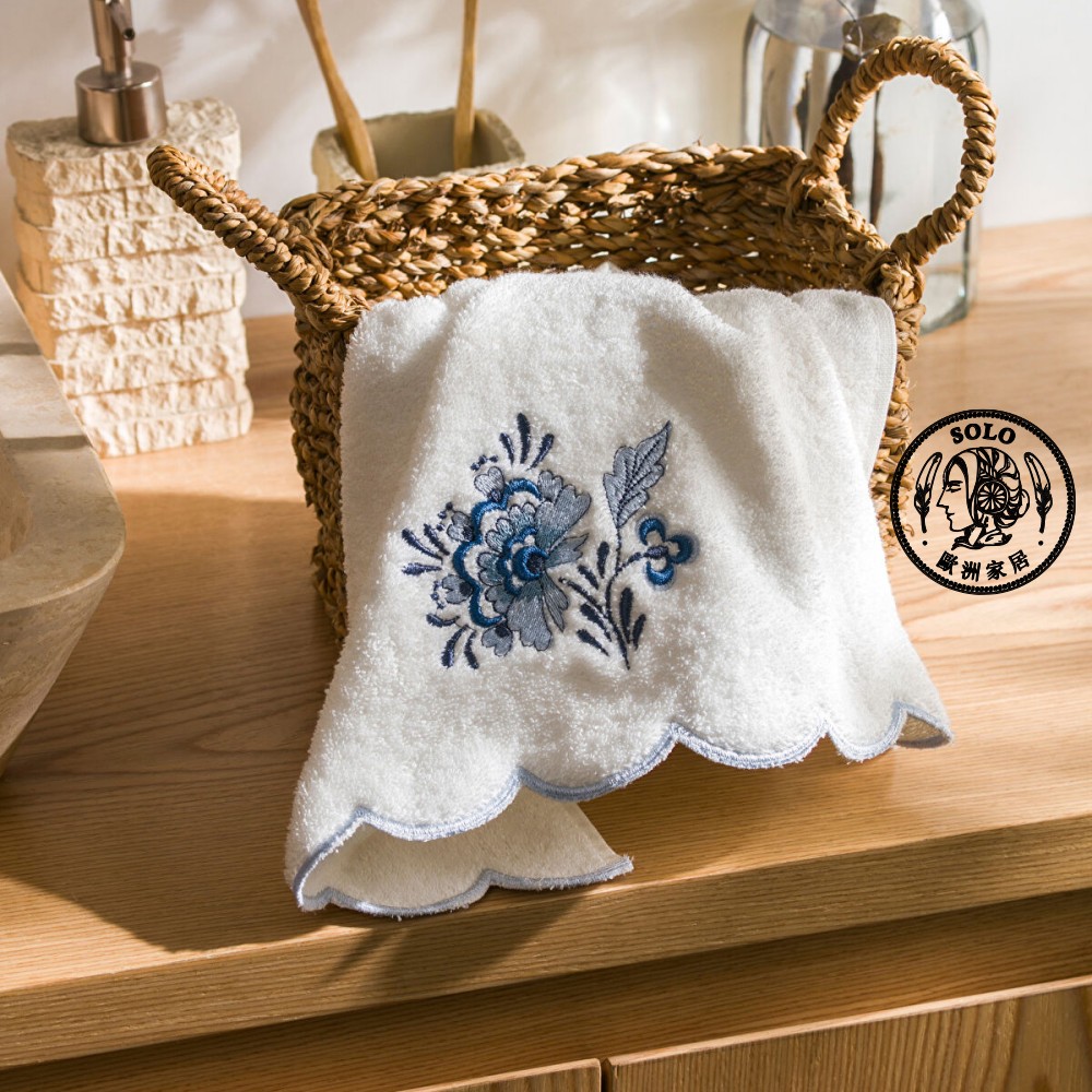 【SOLO Vintage】LCW Home 50x80cm Blue Porcelain Flower Embroidery Towel 100% Cotton Super Absorbent Made in Turkey