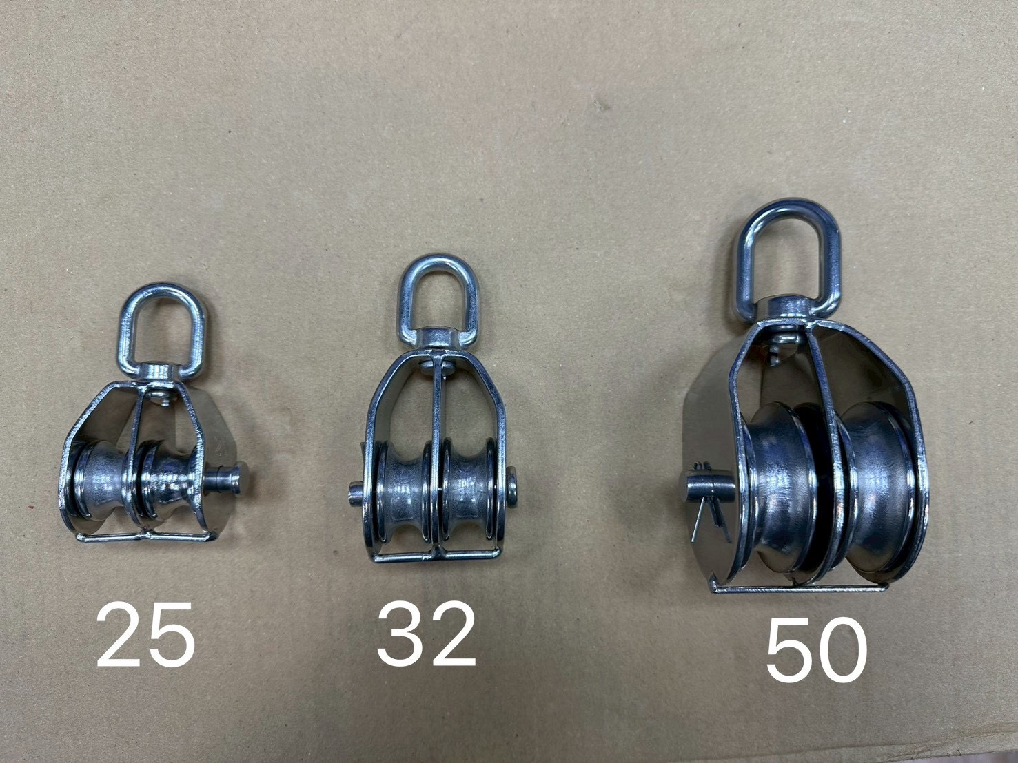 WIN 五金 25mm 雙車 專業不銹鋼吊車.吊車滑輪 吊車輪 白鐵滑車輪 雙滑軌 活動式 豆滑車, , large