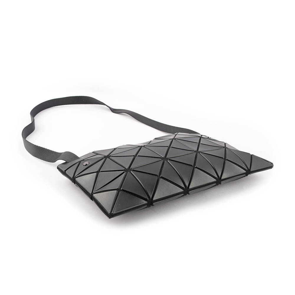ISSEY MIYAKE BAO BAO LUCENT 3X5 霧面斜背包/黑色, , large