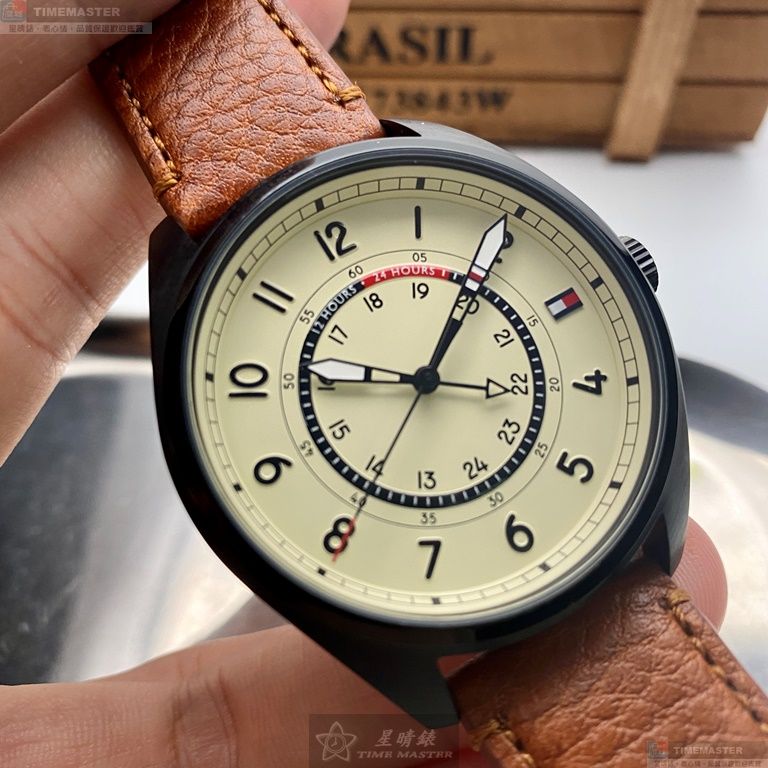 [星晴錶業]TommyHilfiger手錶,44mm,TH00033米黃色錶面黑錶殼咖啡色真皮皮革錶帶款, , large