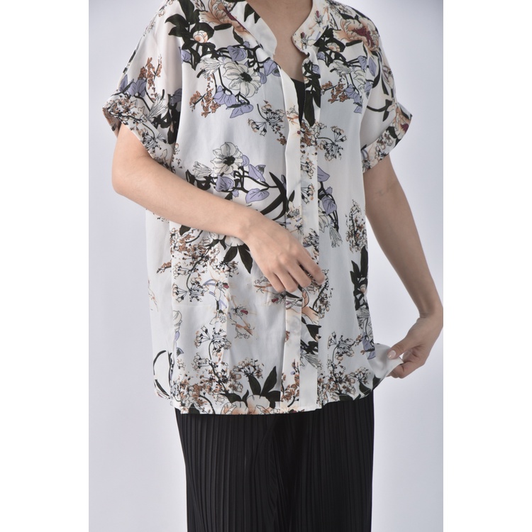 (XL) shein花卉白色短袖上衣二手衣, , large
