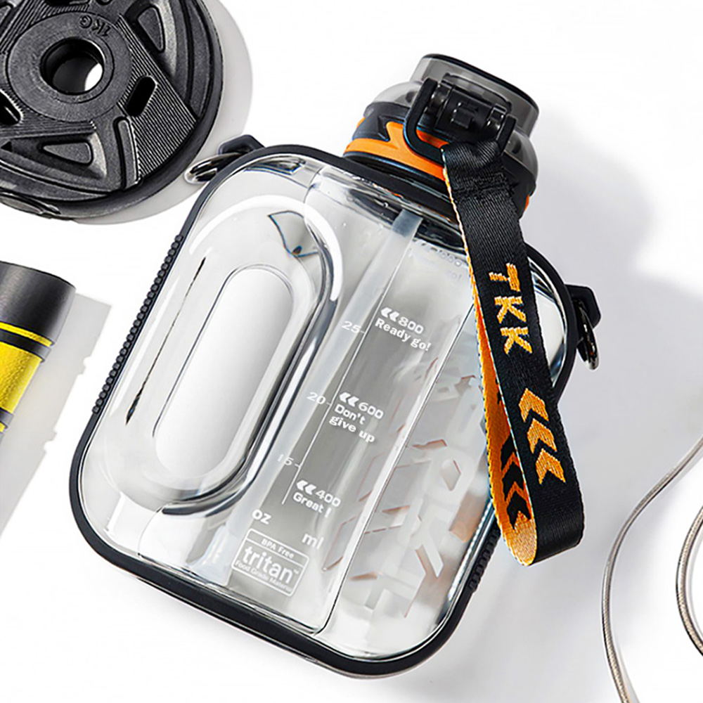 【TKK】美國進口Tritan邁噸系列 手提+背帶 直飲+吸管大容量 運動水壺1000ML(附背帶)-火山黑, , large