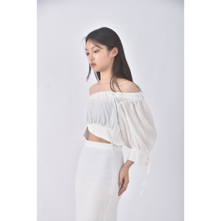 (S) pazzo質感修身短版圓領白色長袖上衣二手衣, , large