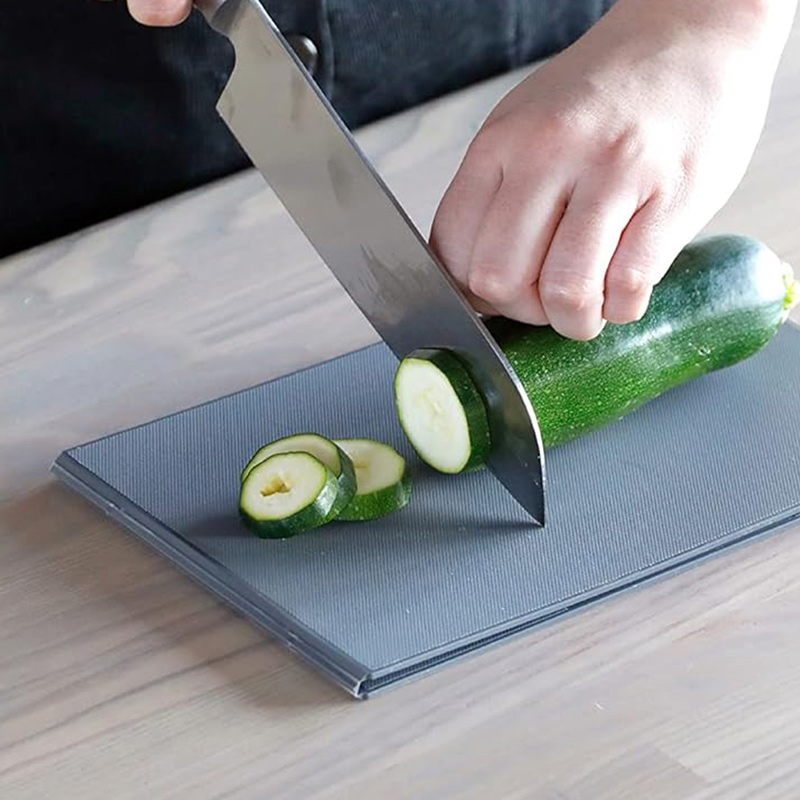Foldable cutting board that can be hung upright to dry, , large