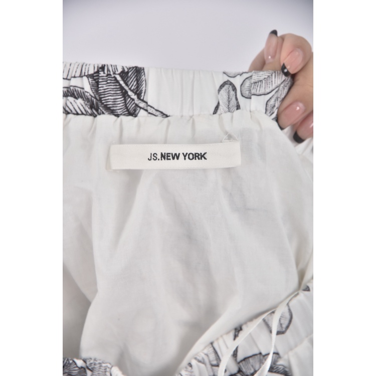 (M) js new york質感花紋白色長裙二手衣, , large